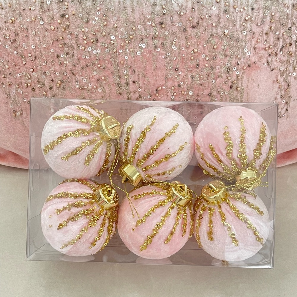 NWT Set of 6 velvet christmas pink gold ornaments - Picture 5 of 8